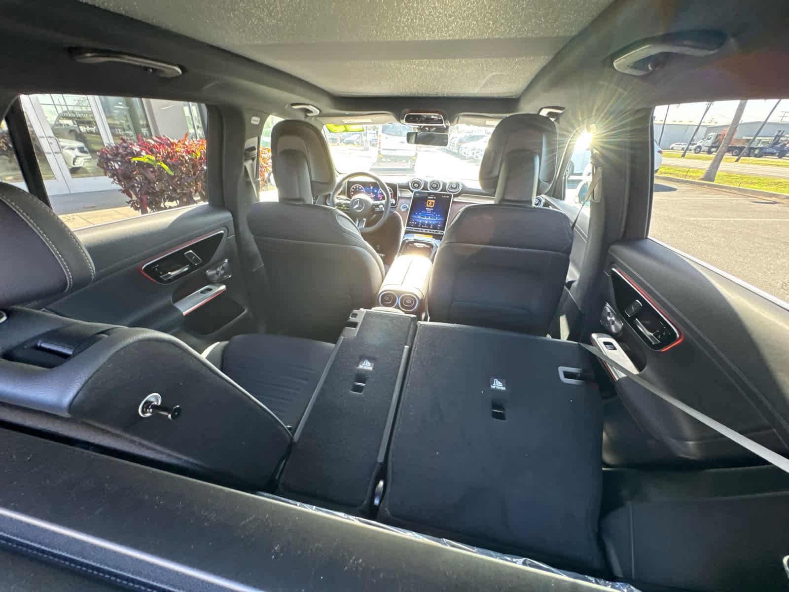 Used 2025 Mercedes-Benz GLC 300 image 9