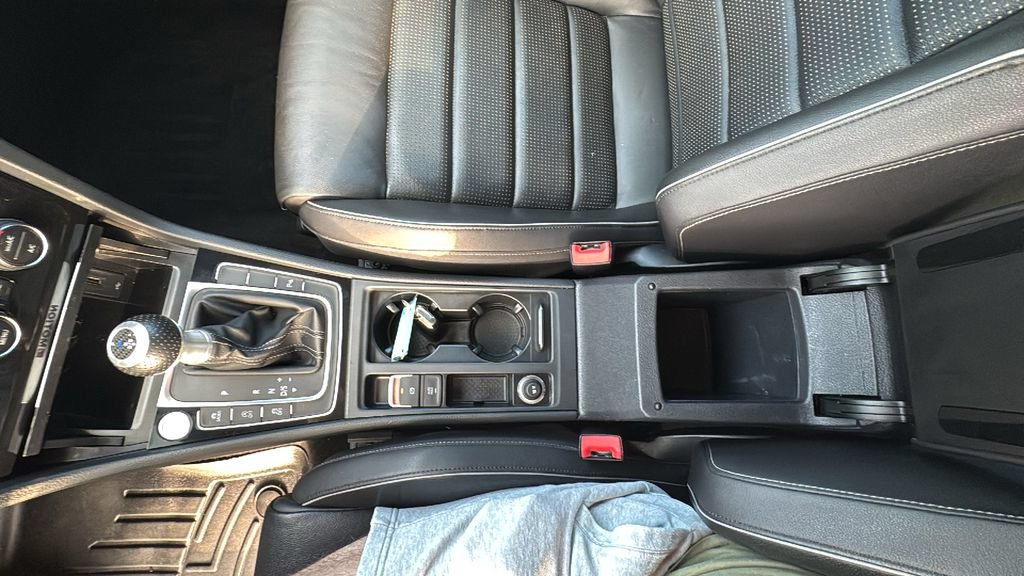 Used 2019 Volkswagen Golf R 4-Door AWD/4WD image 19