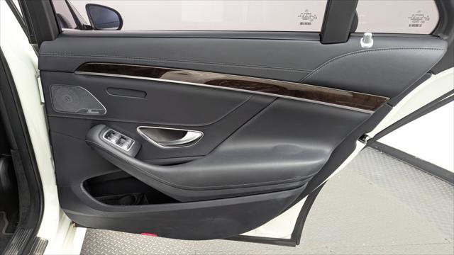 Used 2020 Mercedes-Benz S 450 Sedan image 21