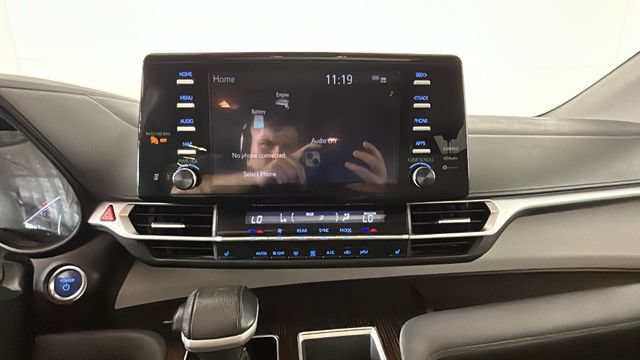 Used 2021 Toyota Sienna XLE FWD image 22