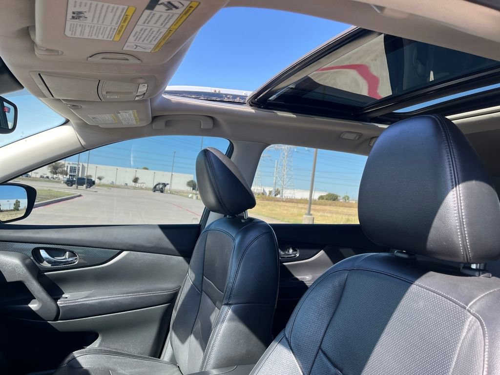 Used 2017 Nissan Rogue SL w/ SL Premium Package image 28