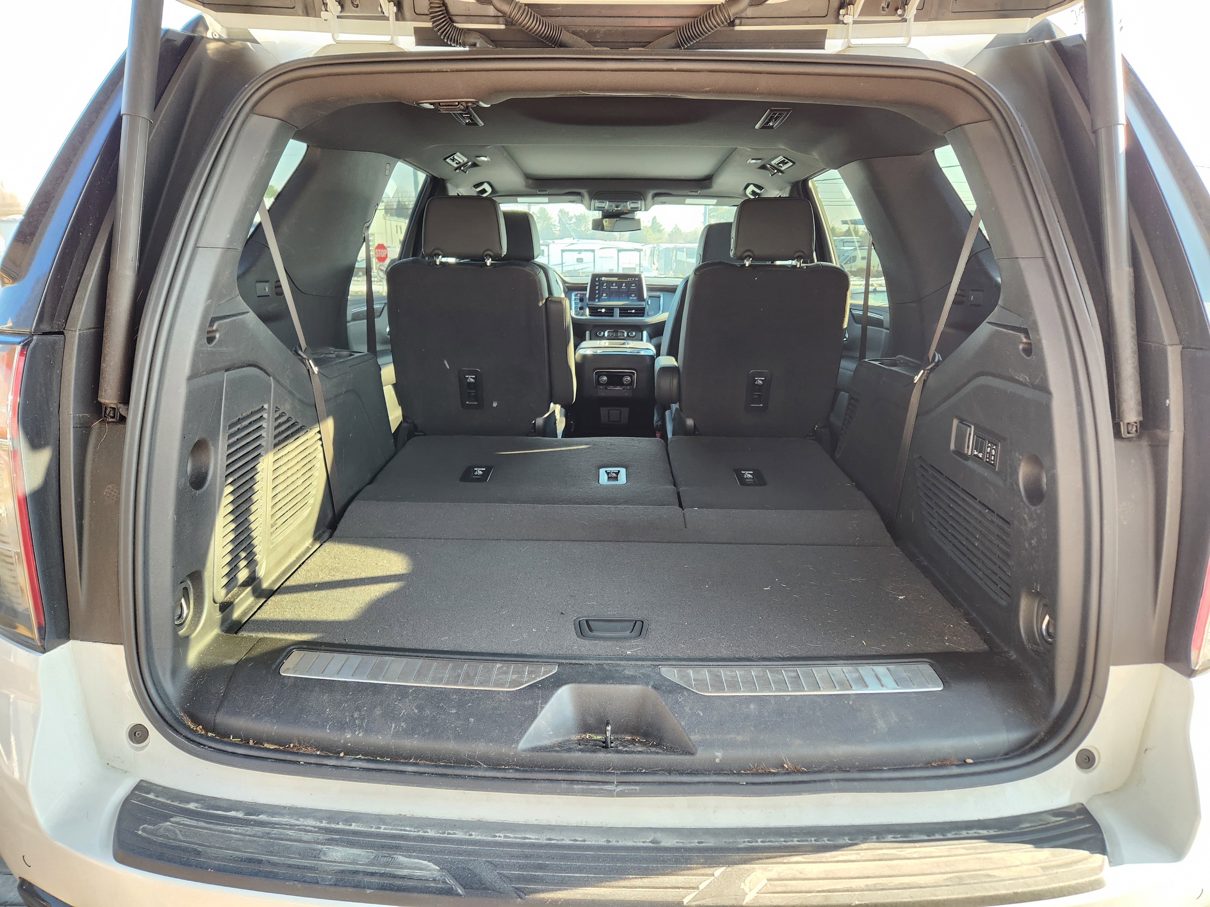 Used 2024 Chevrolet Tahoe Z71 w/ Luxury Package image 8