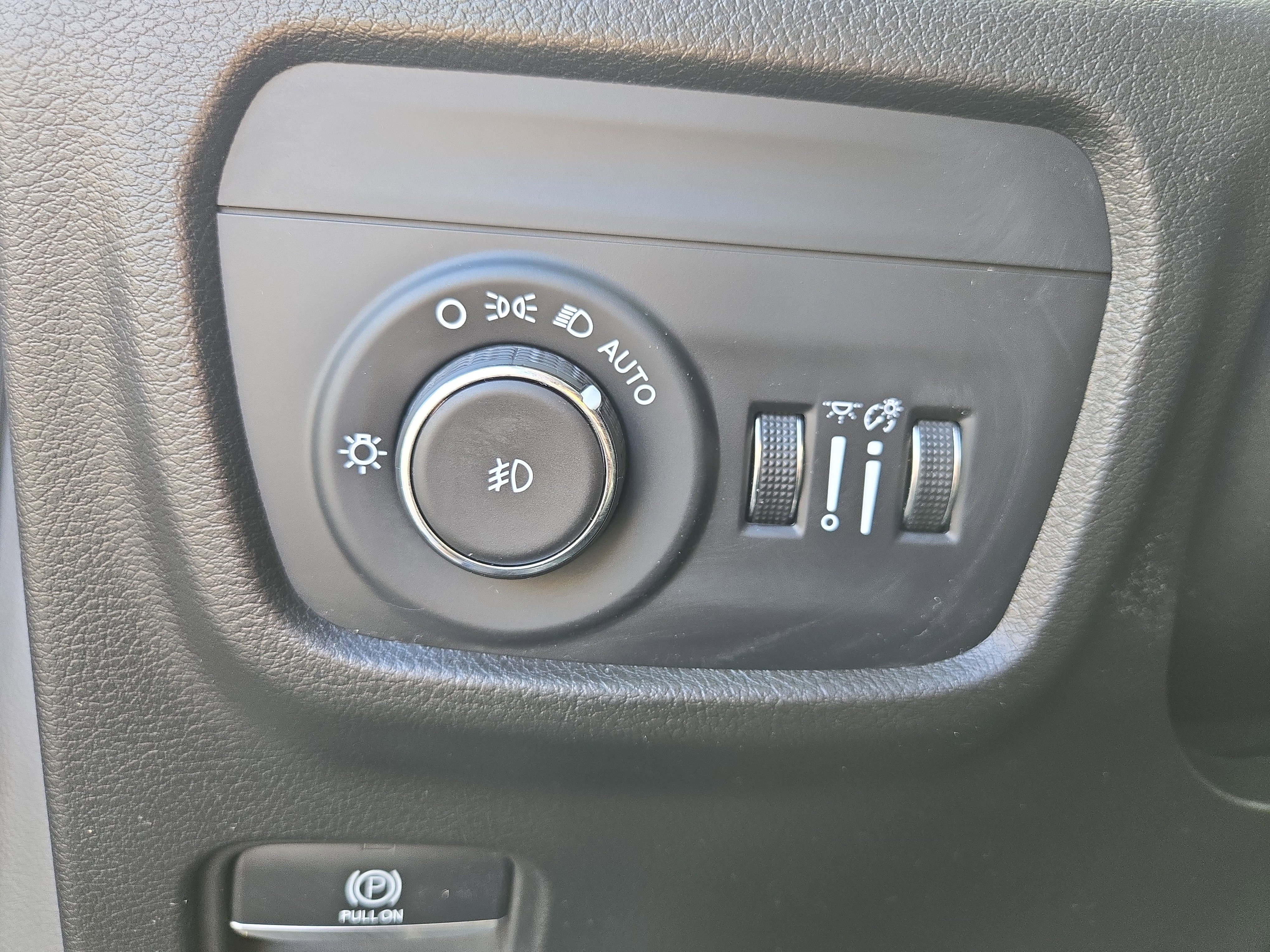 Used 2024 Jeep Grand Cherokee L Limited w/ Luxury Tech Group II image 15