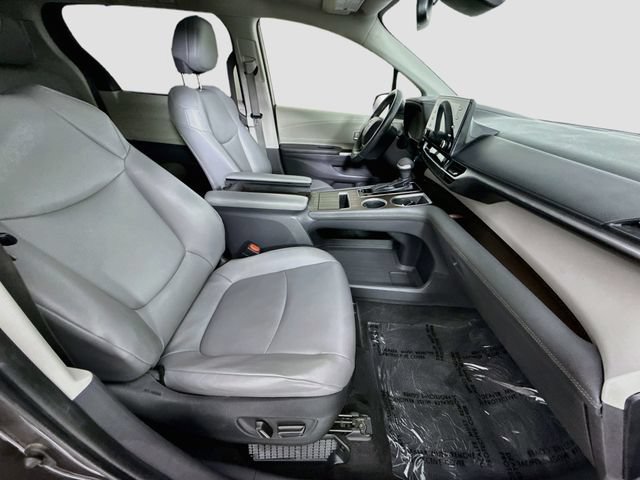 Certified 2022 Toyota Sienna XLE FWD image 31
