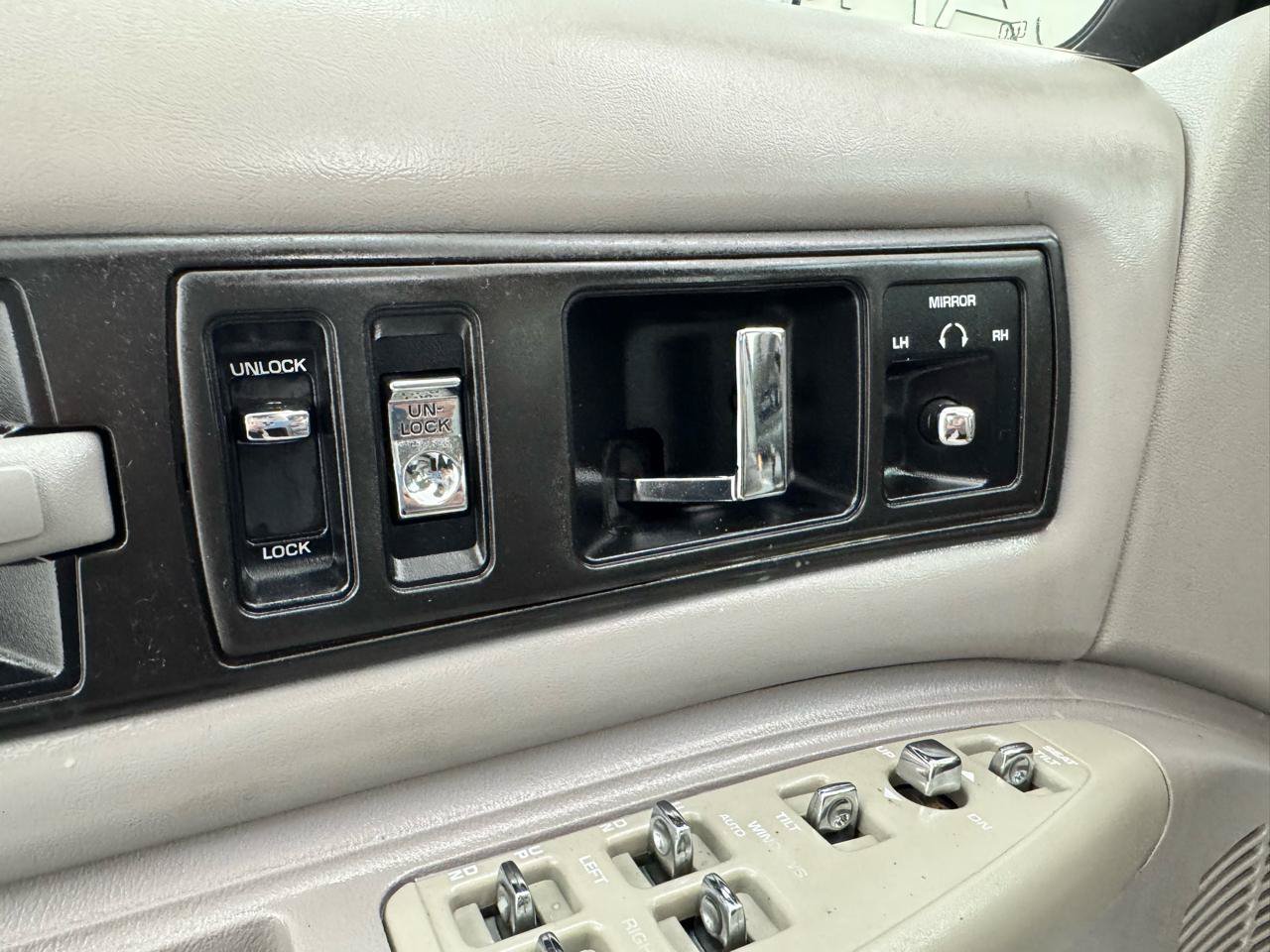 Used 1996 Chevrolet Impala SS RWD image 13