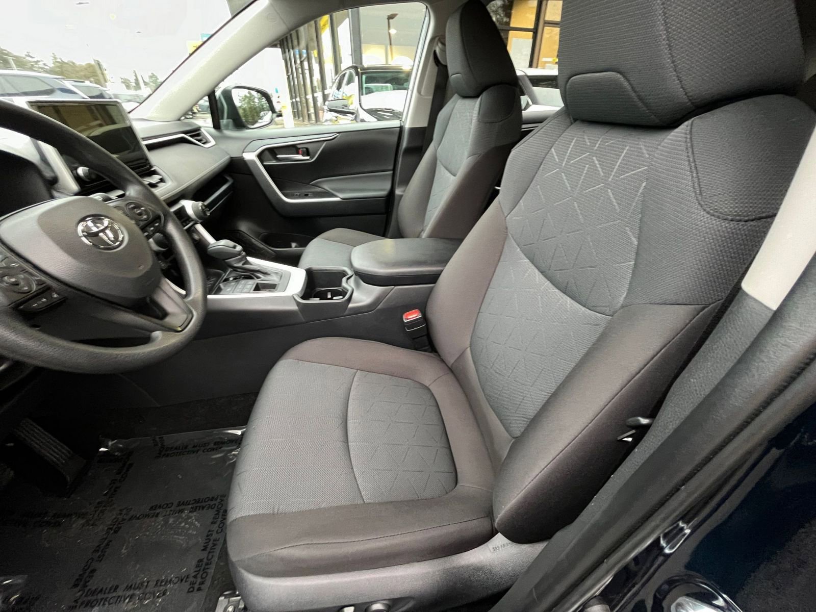 Used 2025 Toyota RAV4 XLE image 28