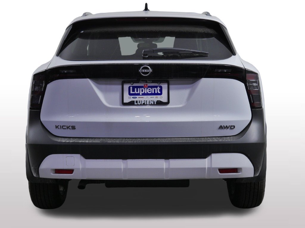 New 2027 Nissan Kicks SV AWD/4WD image 7