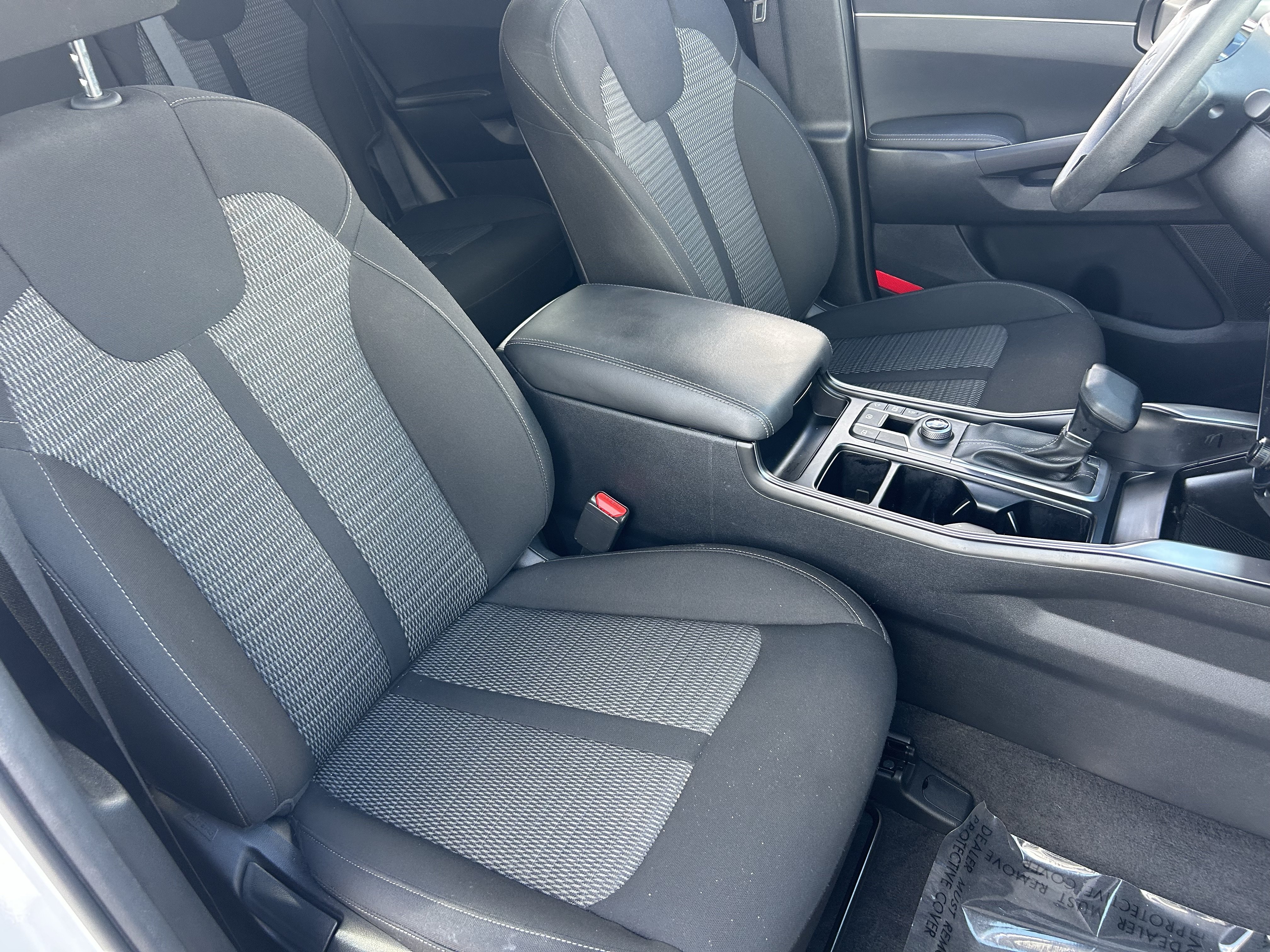 Certified 2025 Kia Sorento LX FWD image 11