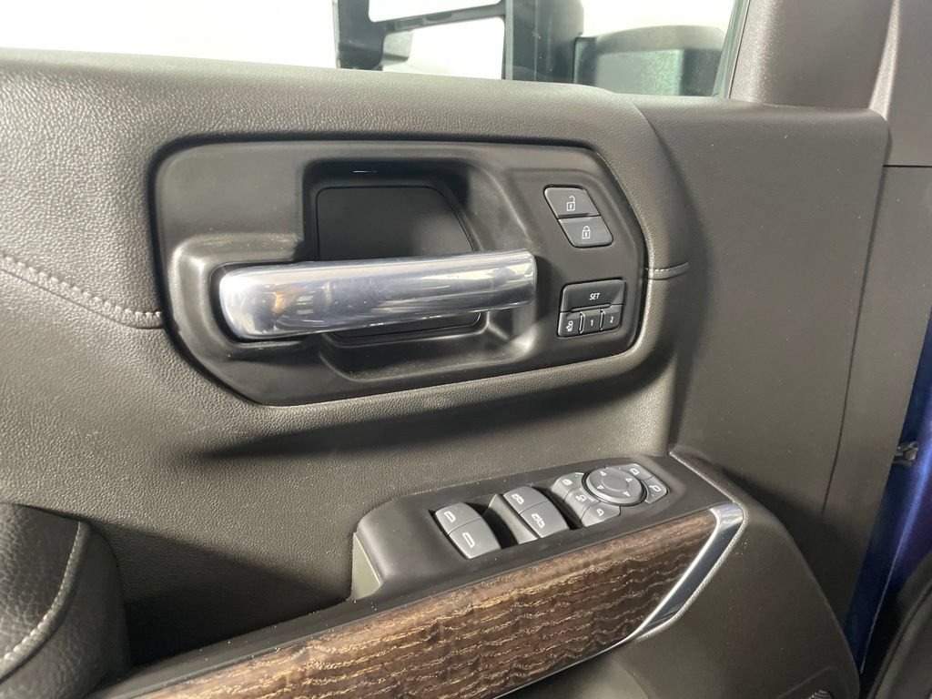Used 2022 GMC Sierra 3500 Denali AWD/4WD image 10