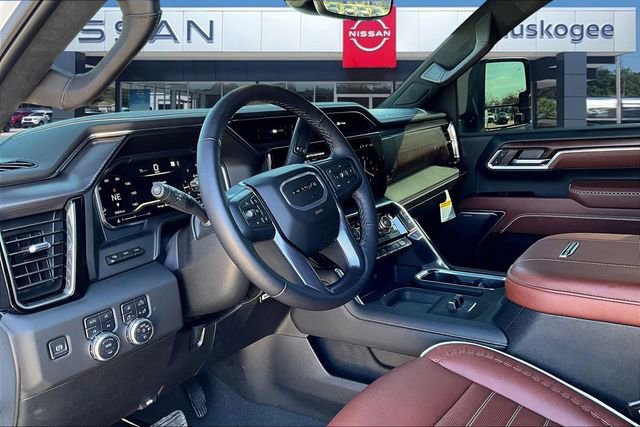 Used 2025 GMC Sierra 2500 Denali Ultimate image 15