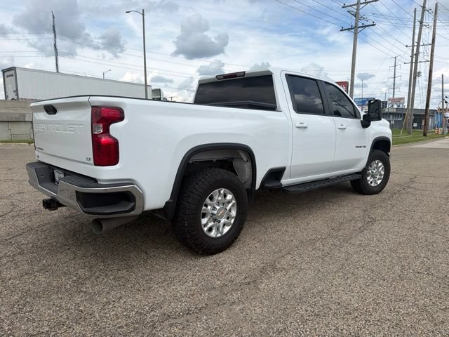 Used 2023 Chevrolet Silverado 2500 LT AWD/4WD image 3