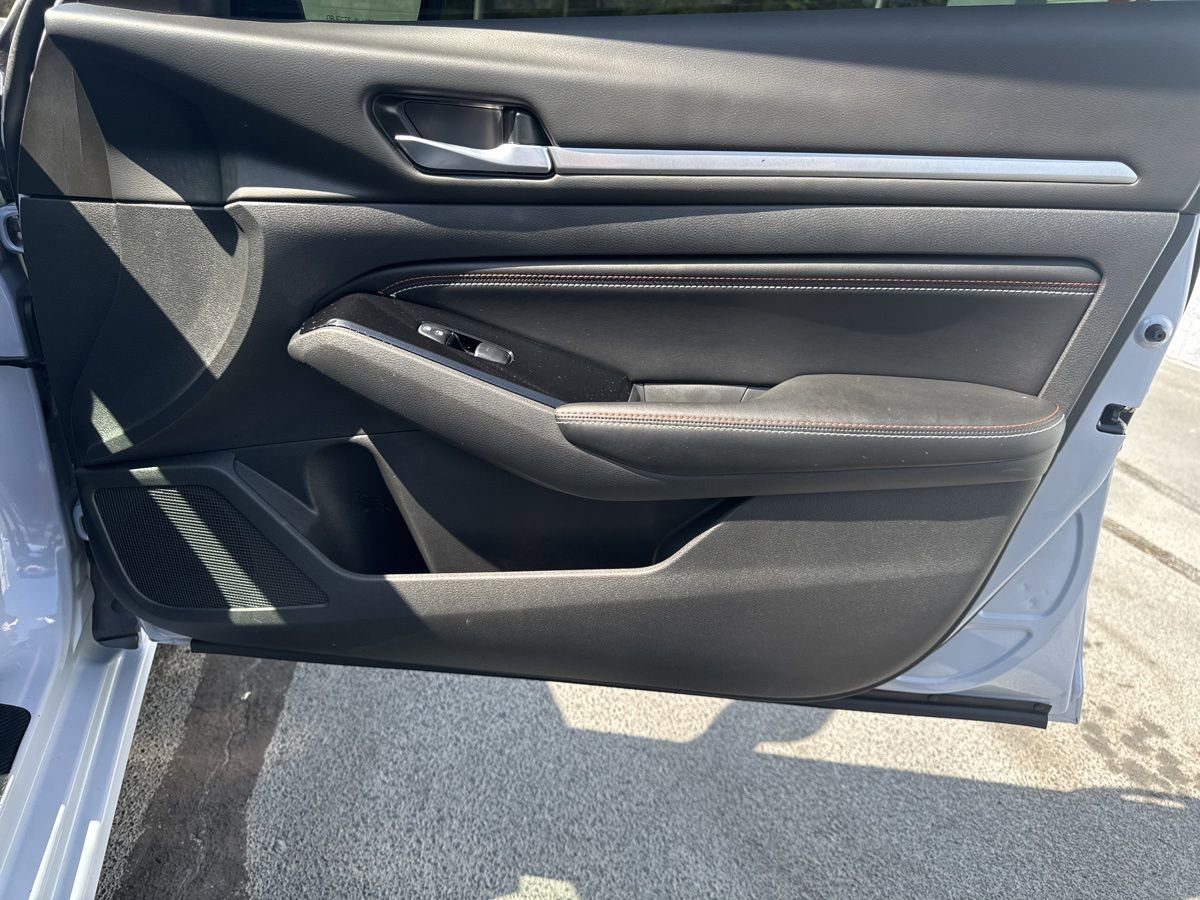 Used 2023 Nissan Altima 2.5 SR w/ SR Premium Package image 55