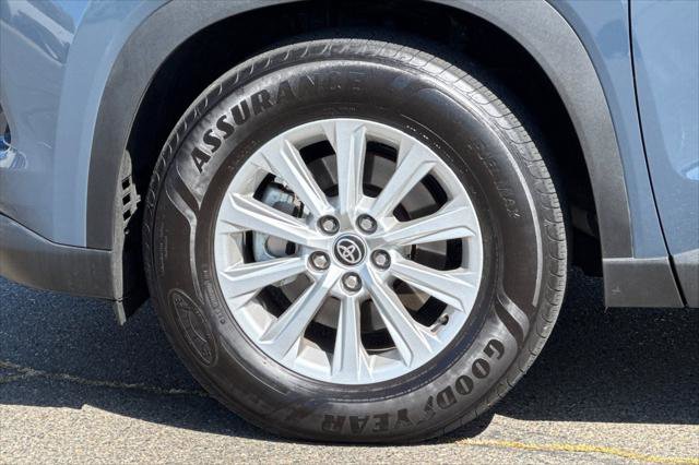 Certified 2024 Toyota Grand Highlander AWD image 32