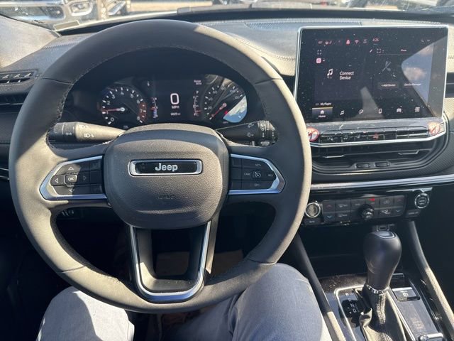 Used 2025 Jeep Compass Latitude w/ Convenience Group image 8