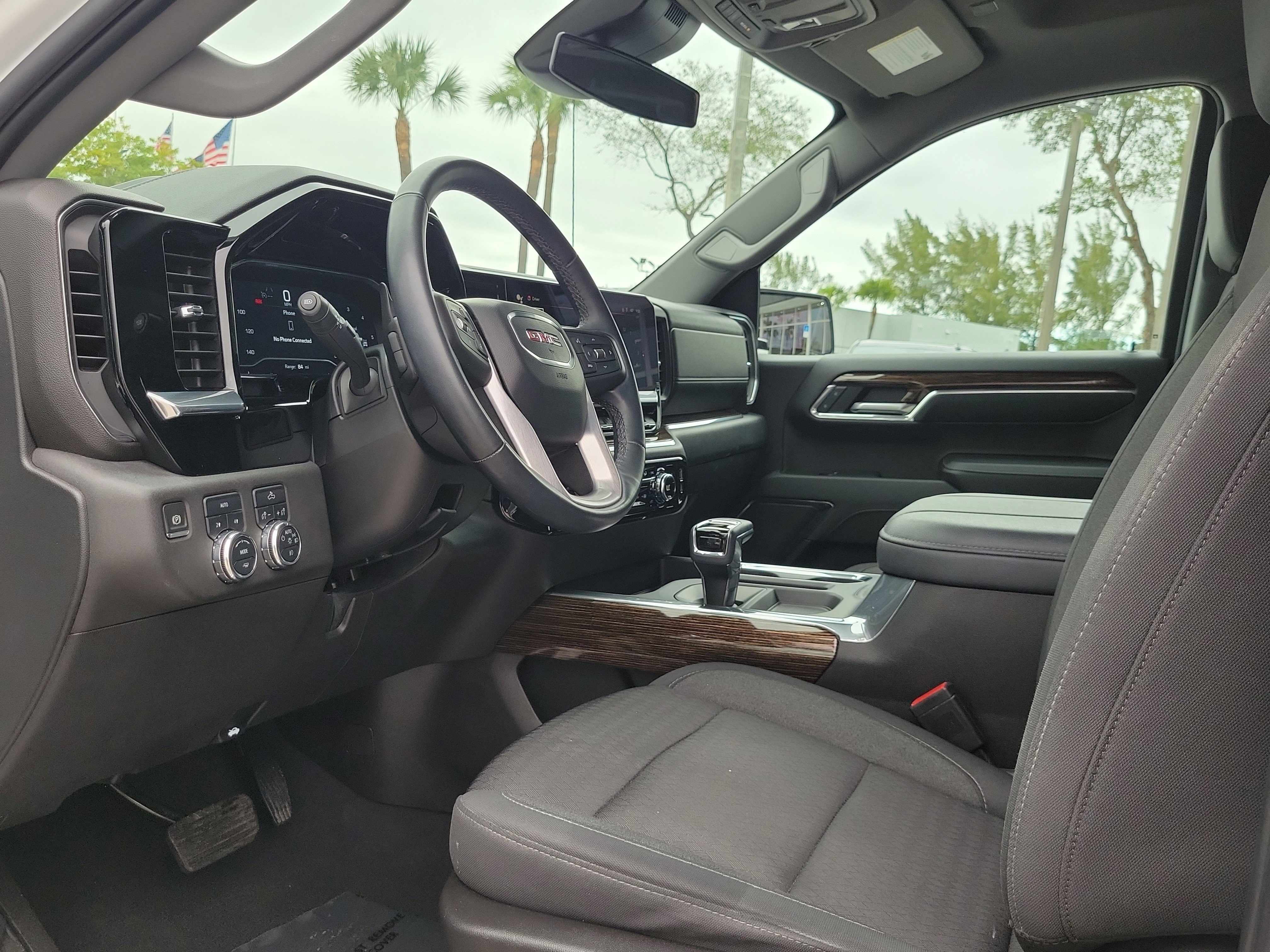 Used 2023 GMC Sierra 1500 Elevation image 9