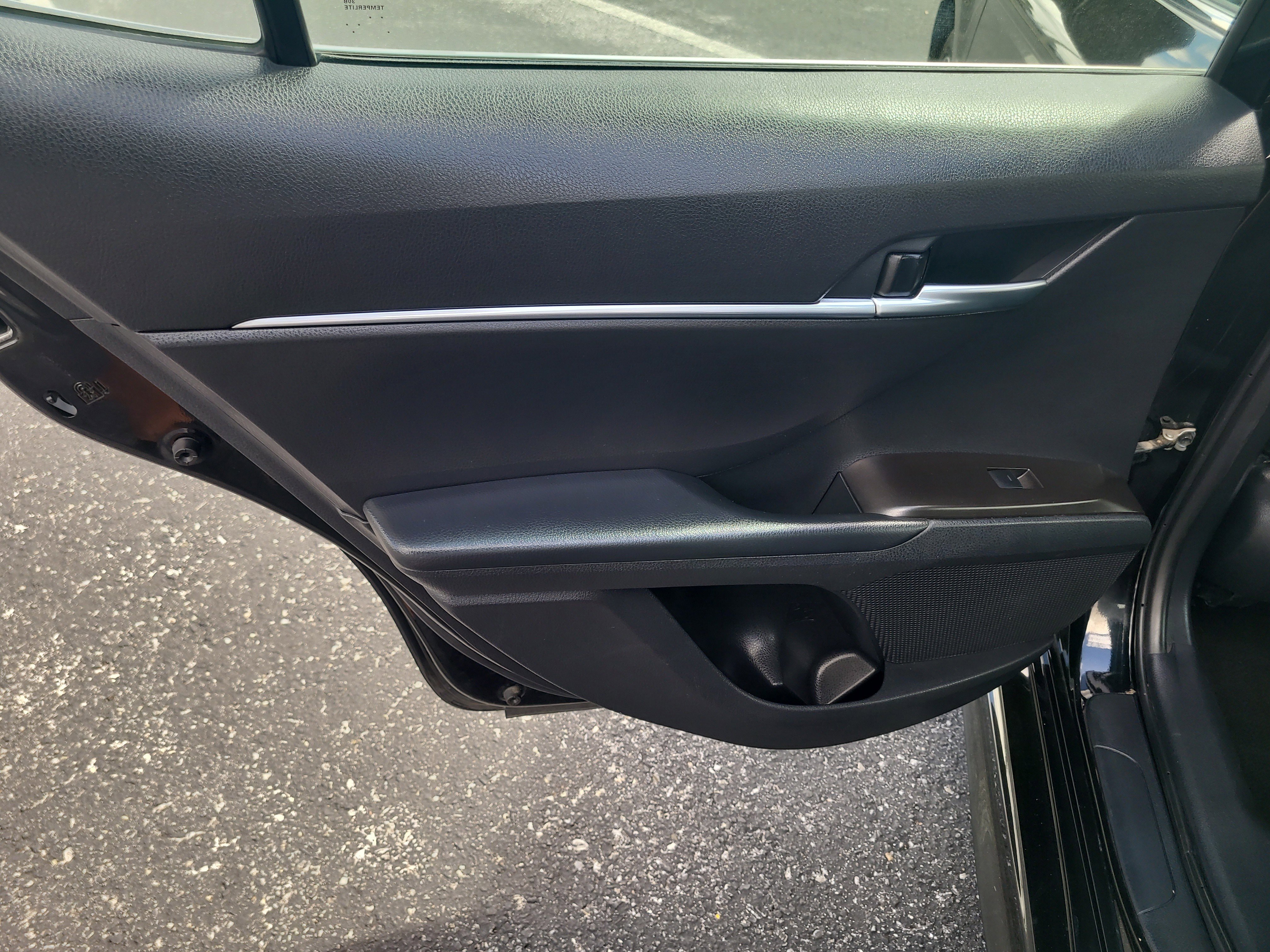 Used 2024 Toyota Camry SE image 11