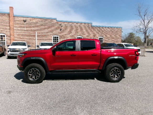 Used 2025 Chevrolet Colorado ZR2 w/ Technology Package AWD/4WD image 6