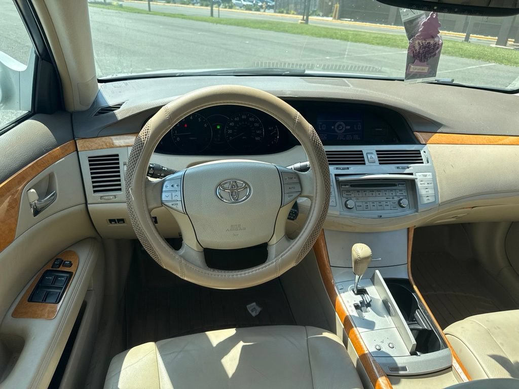 Used 2005 Toyota Avalon Limited FWD image 3