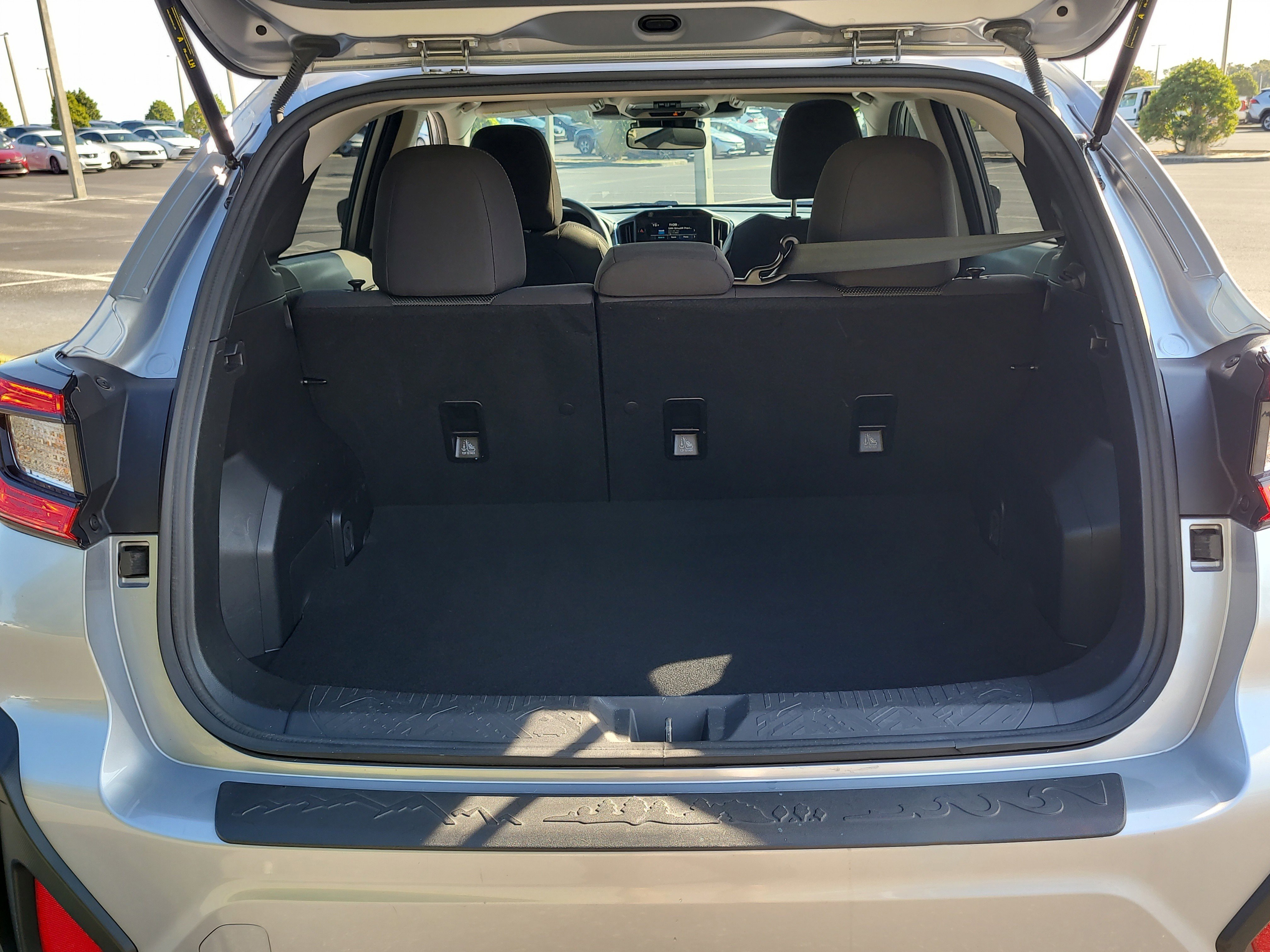 Used 2024 Subaru Crosstrek 2.0i Premium image 11