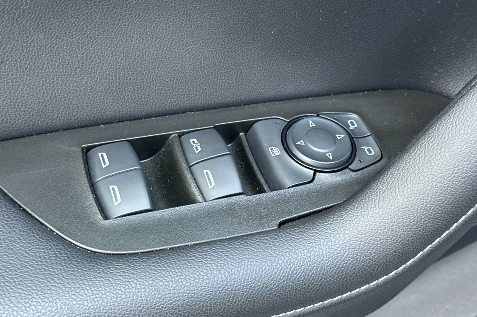 Certified 2023 Chevrolet Blazer LT image 12