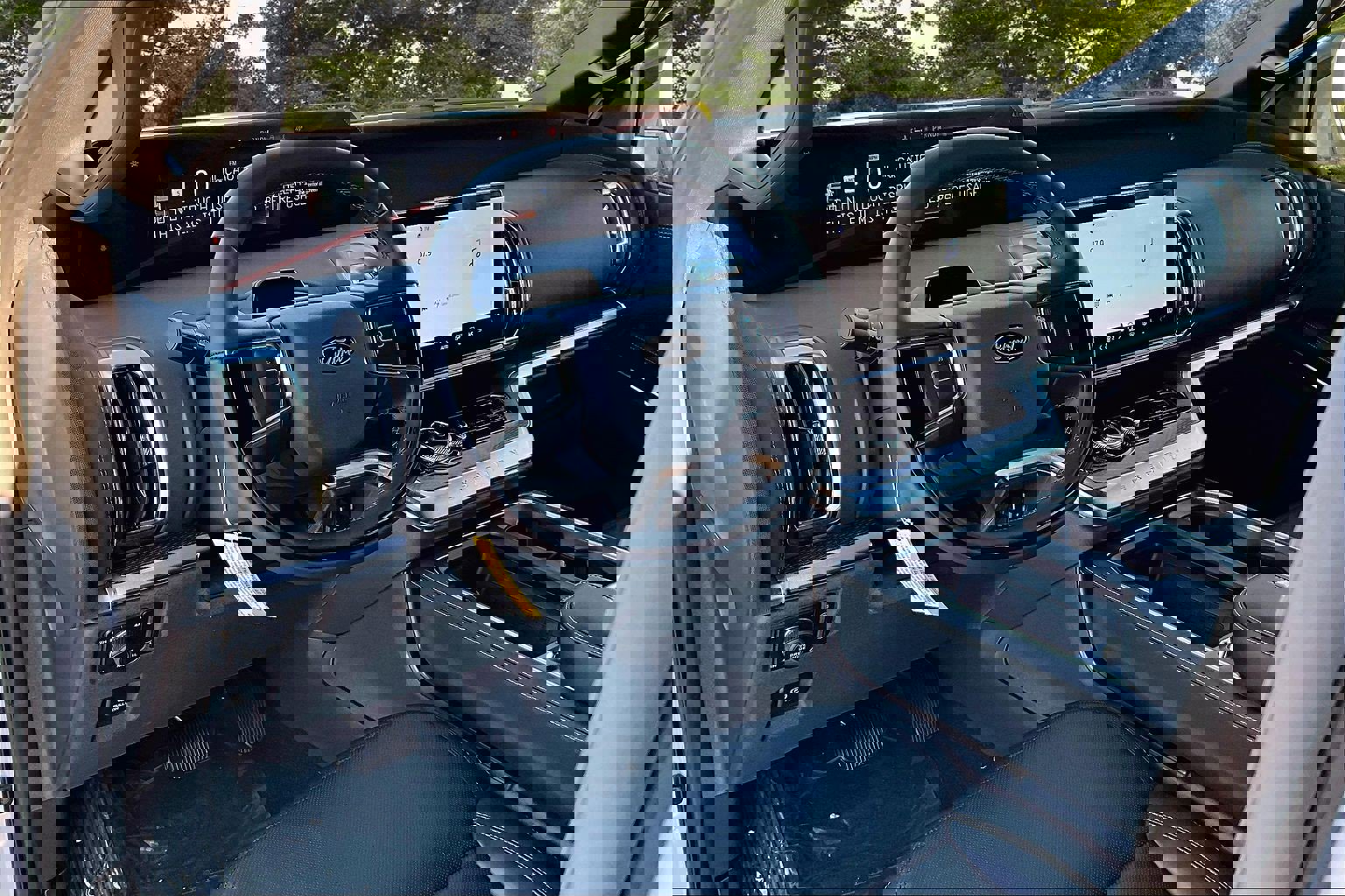 New 2025 Ford Expedition Max Platinum w/ Stealth Performance Package image 6