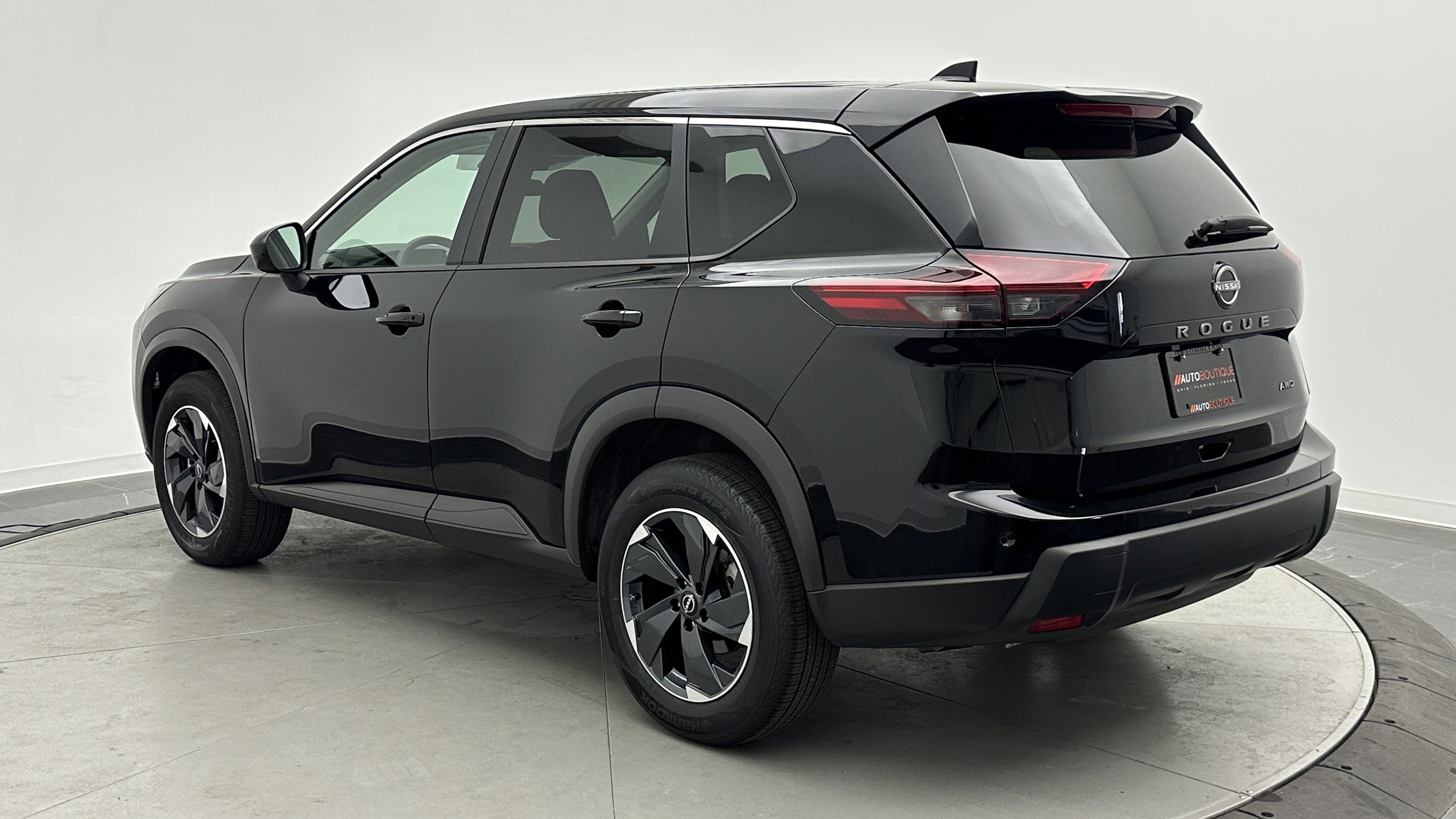 Used 2025 Nissan Rogue SV image 5