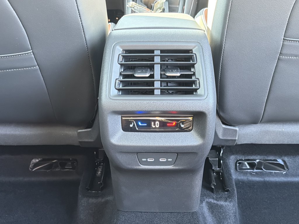 New 2026 Volkswagen Tiguan SEL R-Line AWD/4WD image 21