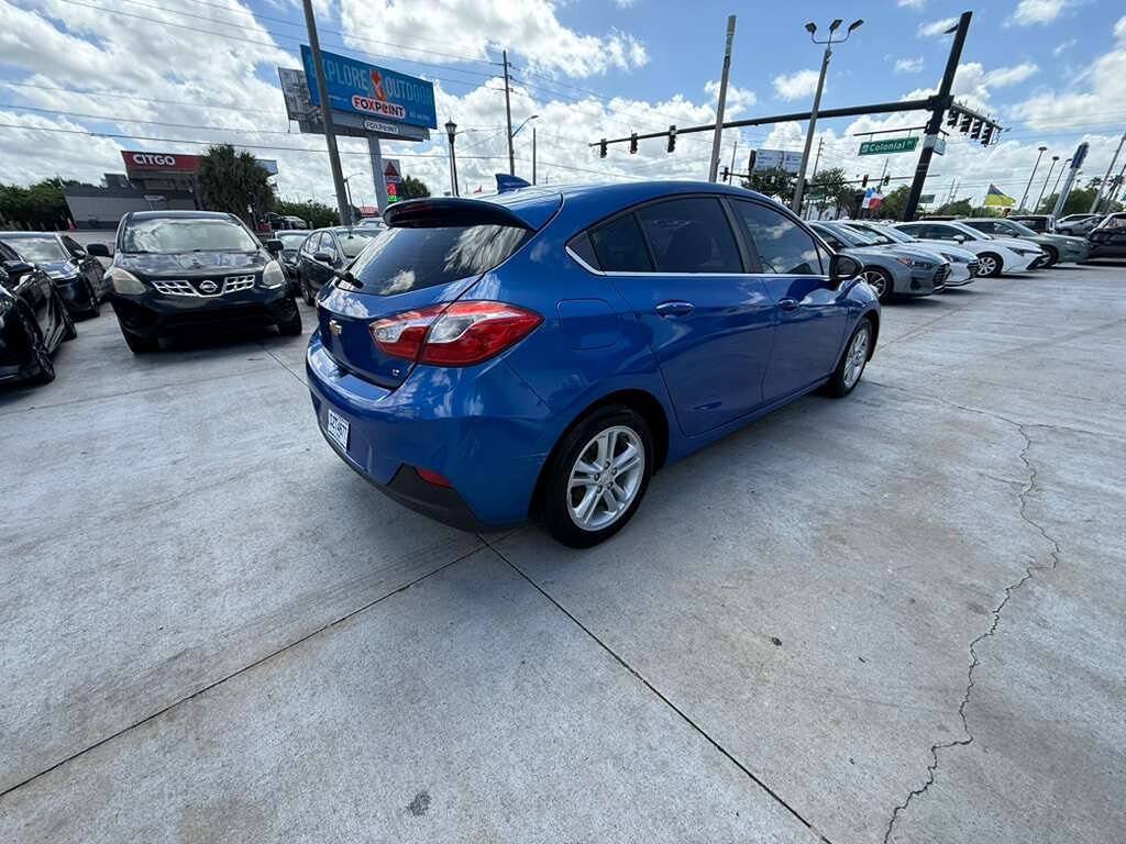 Used 2017 Chevrolet Cruze LT w/ Sun And Sound Package FWD image 4