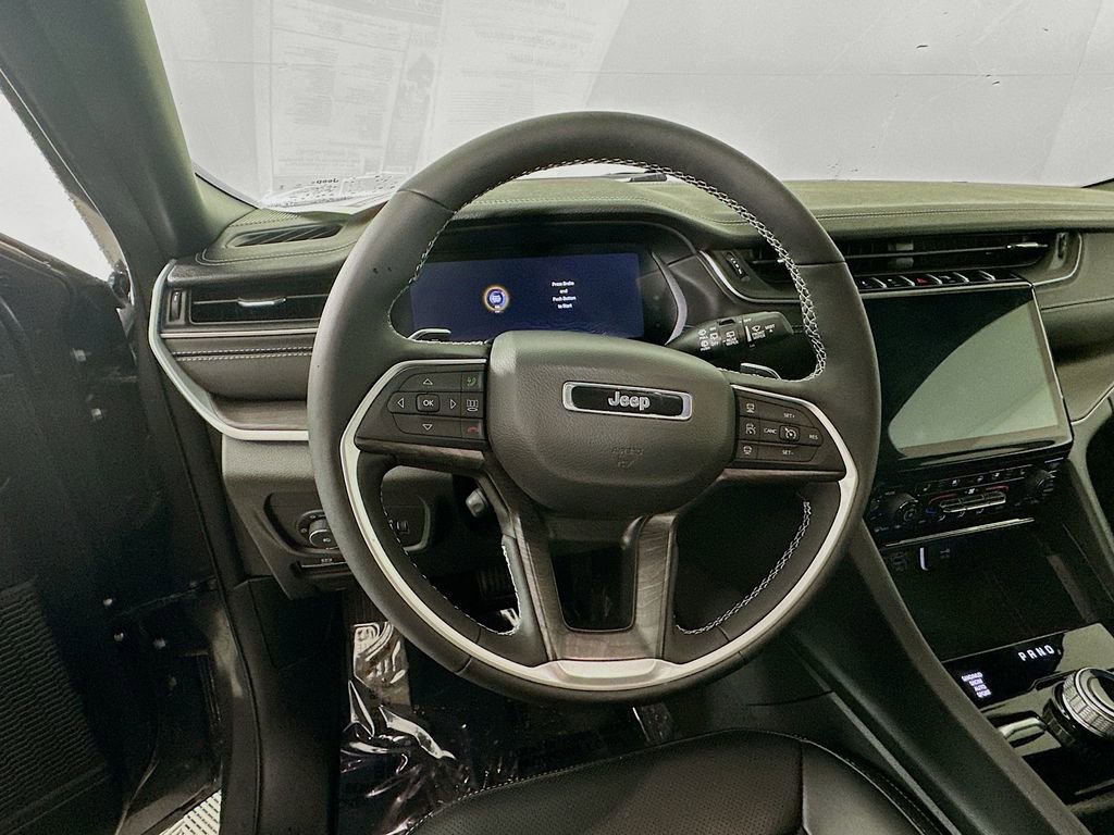 Certified 2025 Jeep Grand Cherokee Limited w/ Luxury Tech Group II image 19