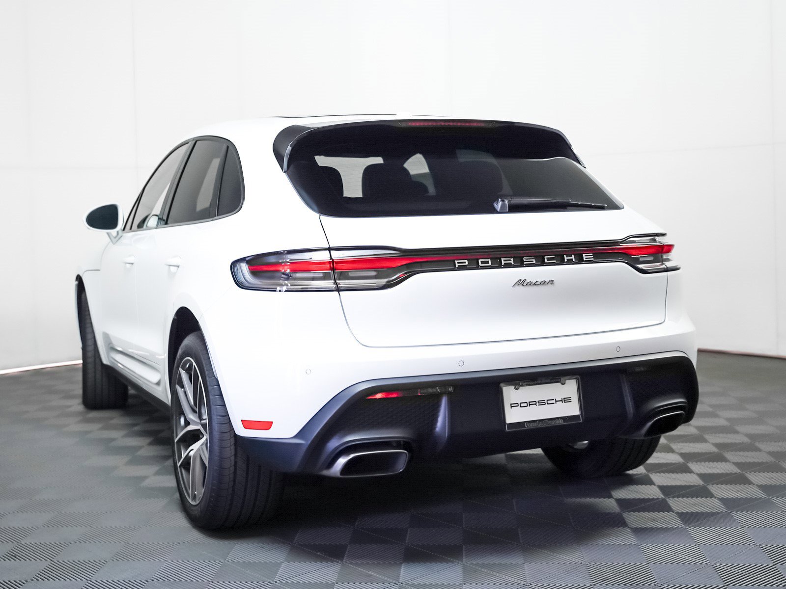 New 2026 Porsche Macan image 3