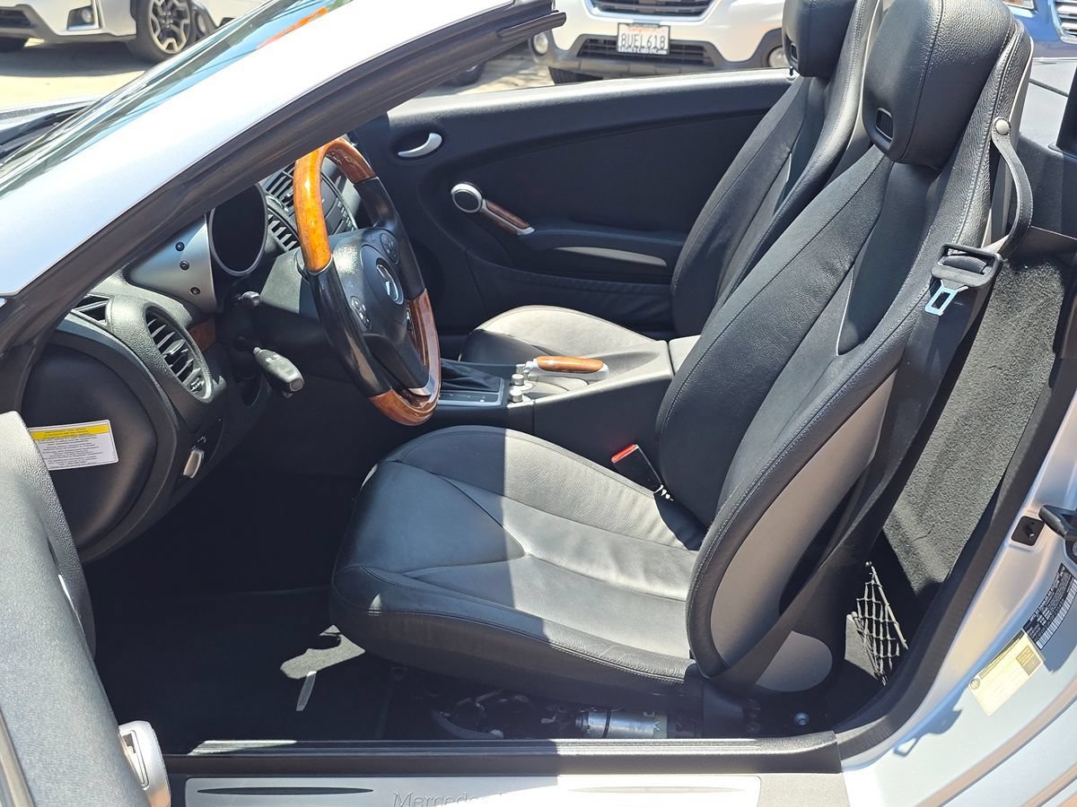 Used 2011 Mercedes-Benz SLK 350 image 17