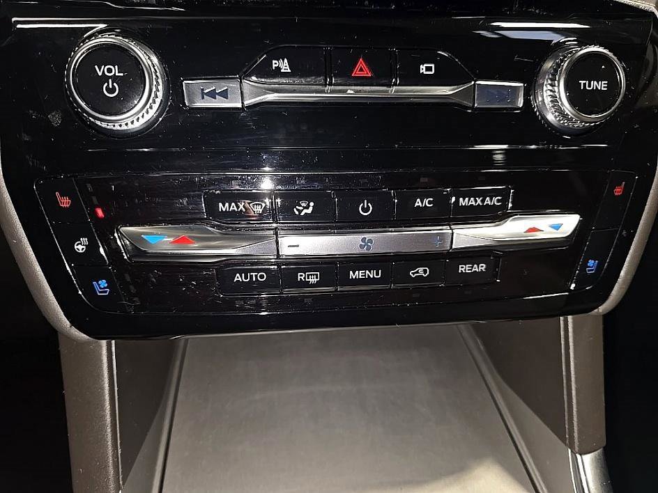 Used 2022 Ford Explorer Platinum w/ Equipment Group 601A image 21