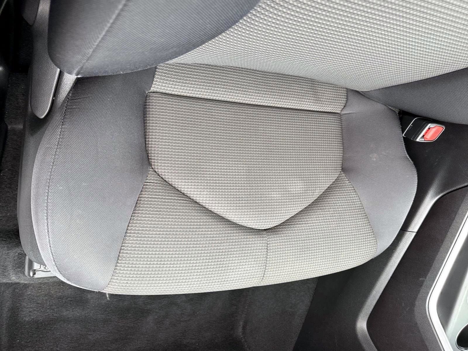 Used 2021 Toyota Highlander LE image 14