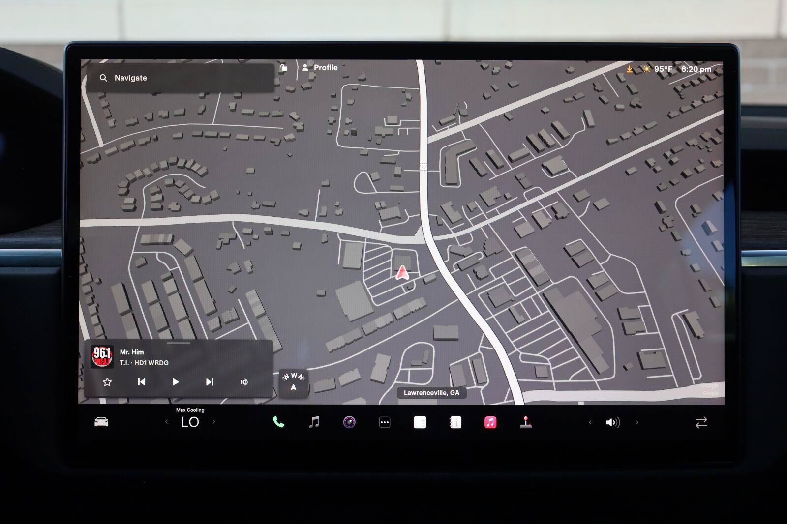 Used 2022 Tesla Model S Standard Range AWD/4WD image 38