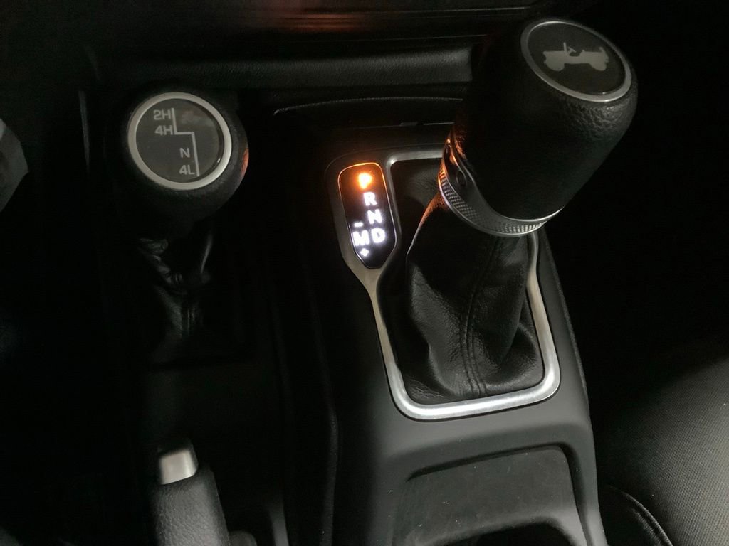 Used 2021 Jeep Wrangler Sport AWD/4WD image 21