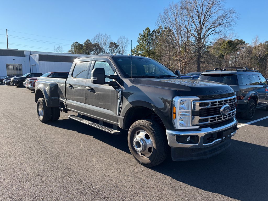 Used 2024 Ford F350 XLT image 3
