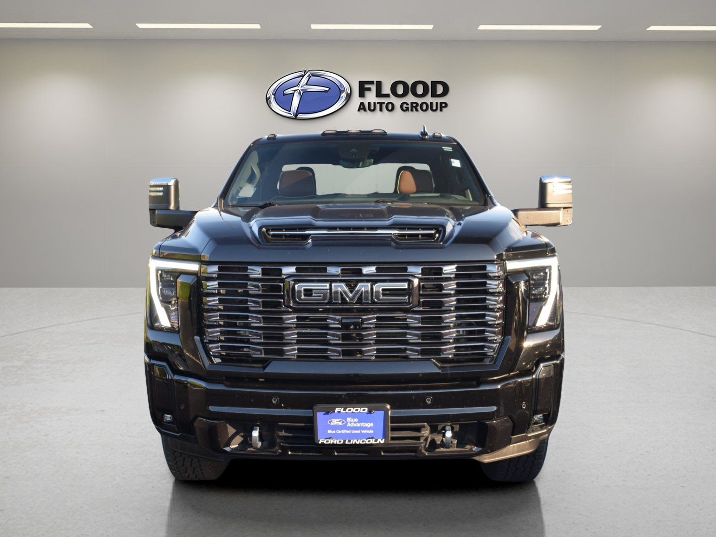 Used 2025 GMC Sierra 2500 Denali Ultimate AWD/4WD image 2