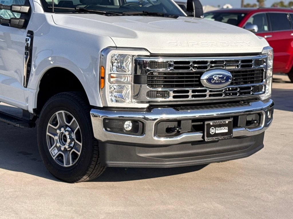 Used 2025 Ford F350 XLT AWD/4WD image 3