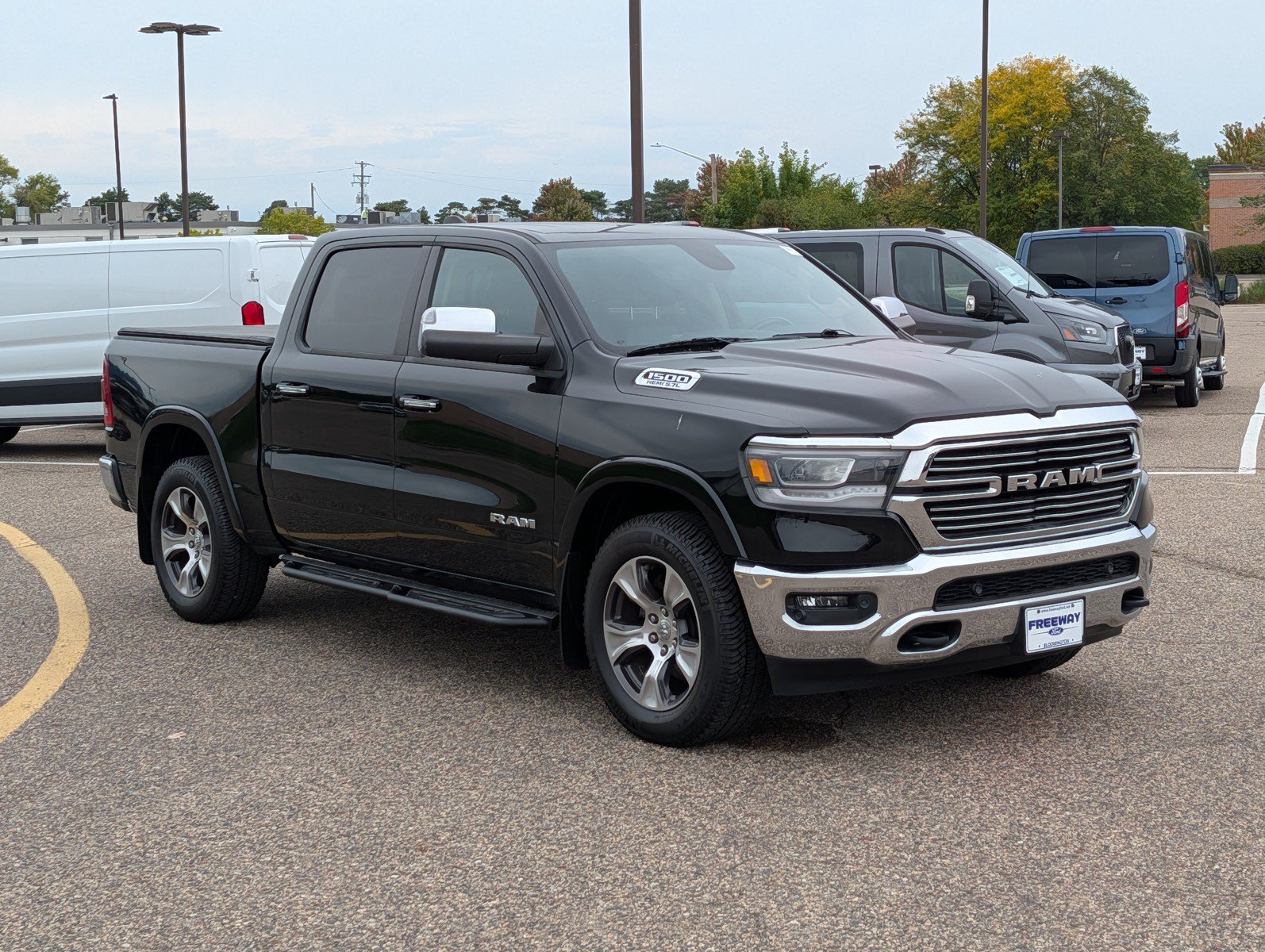 Used 2019 RAM 1500 Laramie AWD/4WD image 7