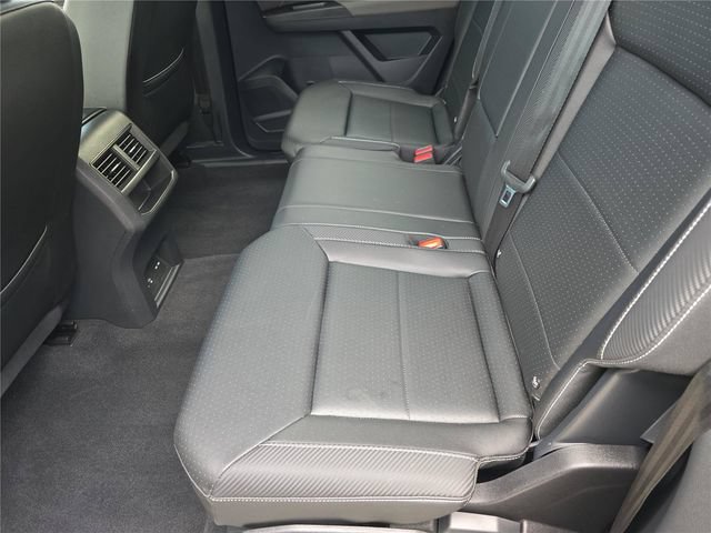 Used 2023 Volkswagen Atlas Cross Sport SE w/ Panoramic Sunroof Package FWD image 13