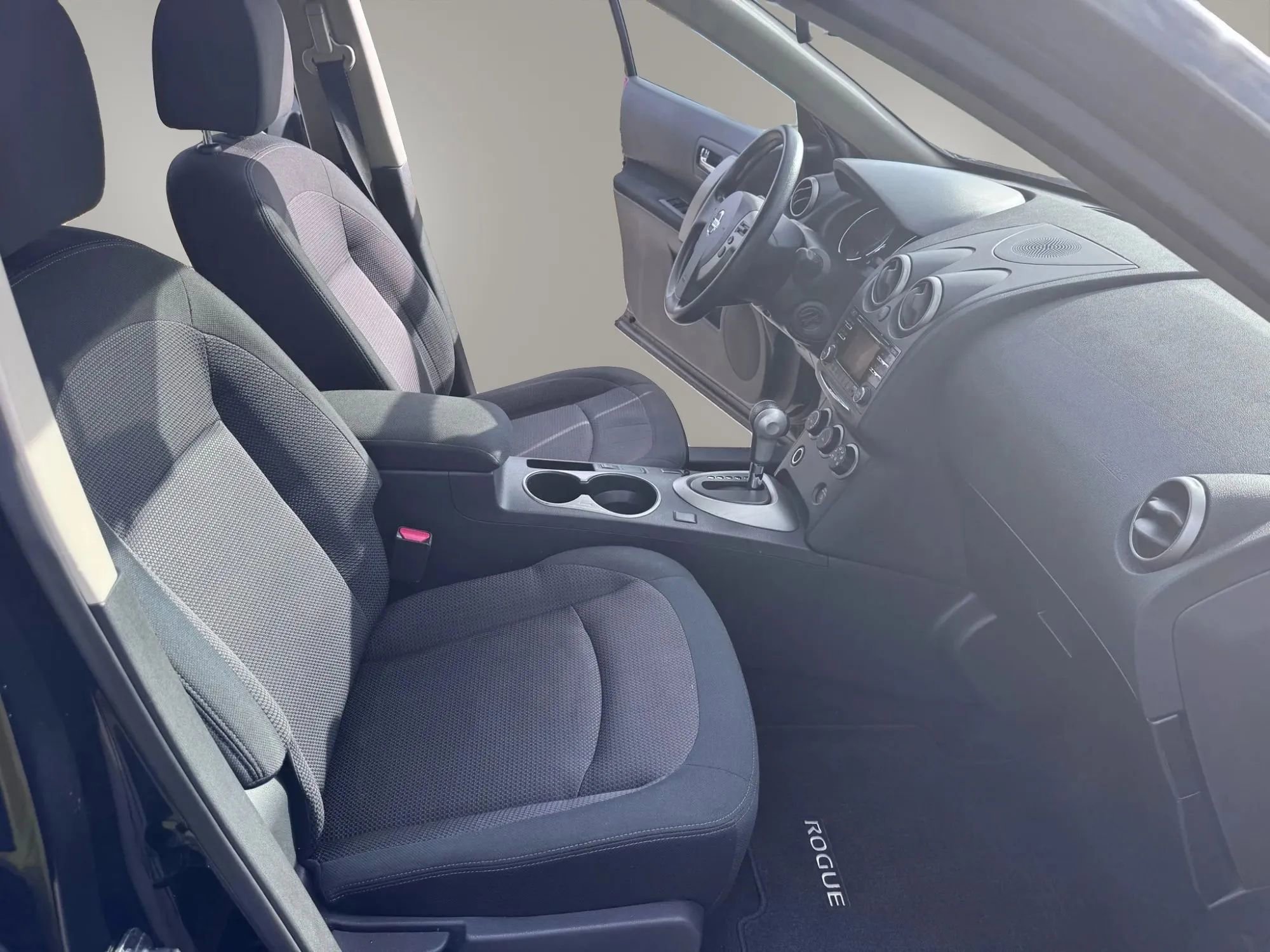 Used 2013 Nissan Rogue SV image 10