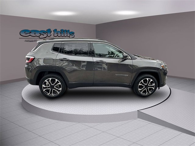 Certified 2022 Jeep Compass Limited image 2