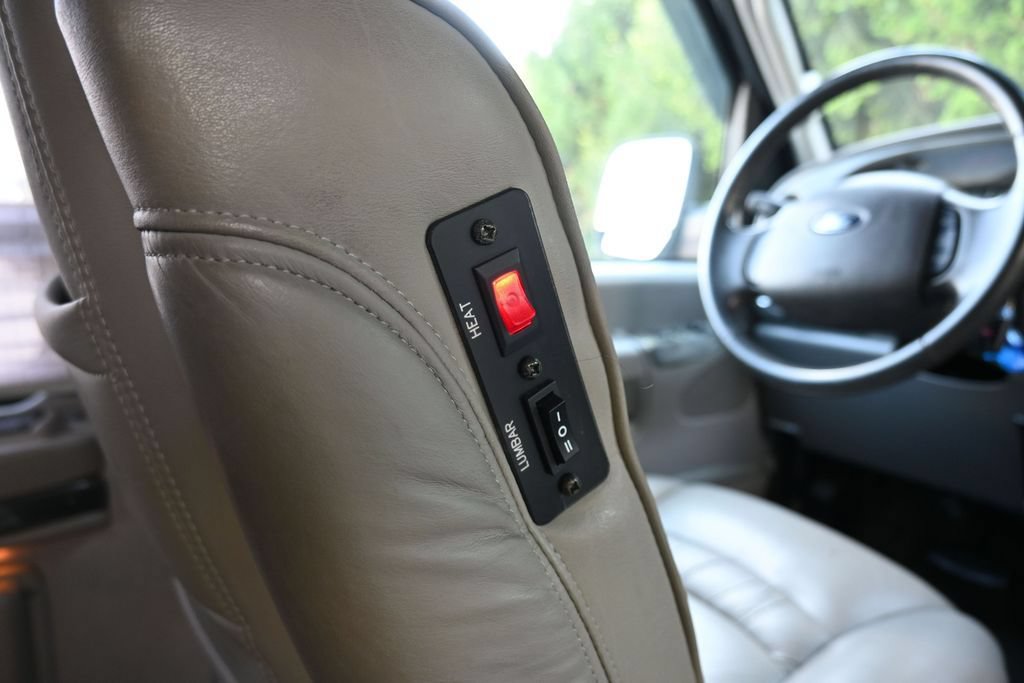 Used 2006 Ford E-150 and Econoline 150 RWD image 21