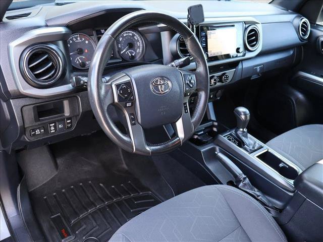 Used 2018 Toyota Tacoma TRD Off-Road w/ Technology Package AWD/4WD image 10