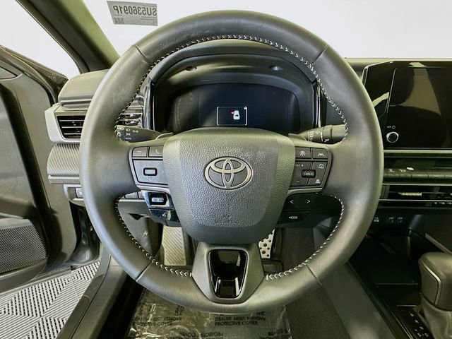Used 2025 Toyota Camry SE image 13