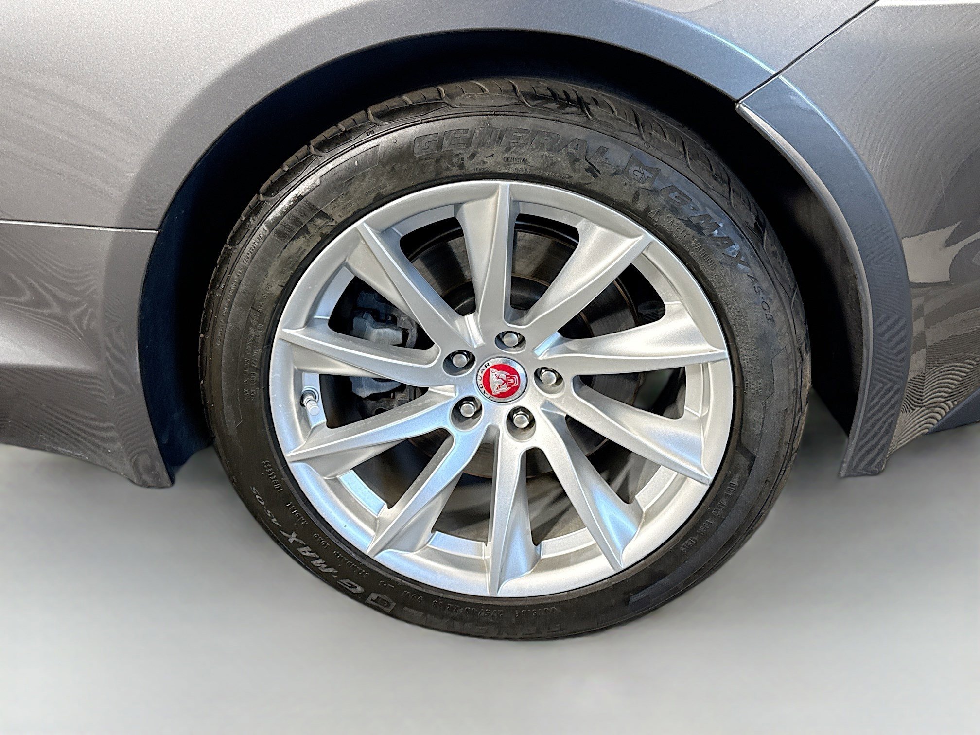 Used 2016 Jaguar F-TYPE Convertible image 33