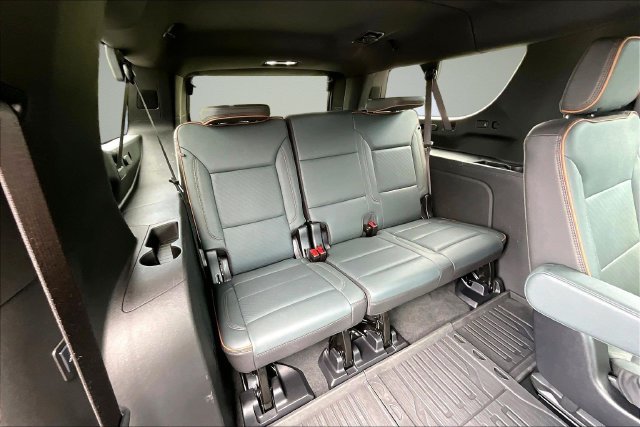 Used 2025 GMC Yukon XL AT4 AWD/4WD image 26