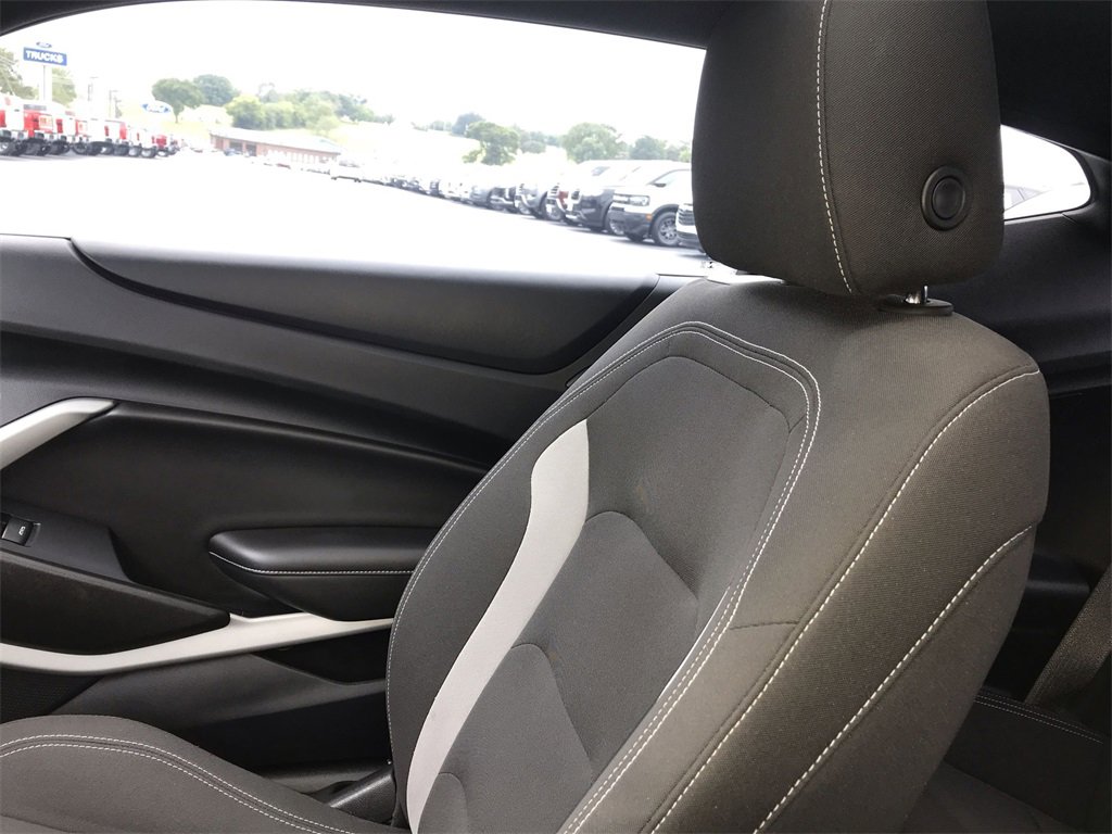 Used 2021 Chevrolet Camaro LT image 23