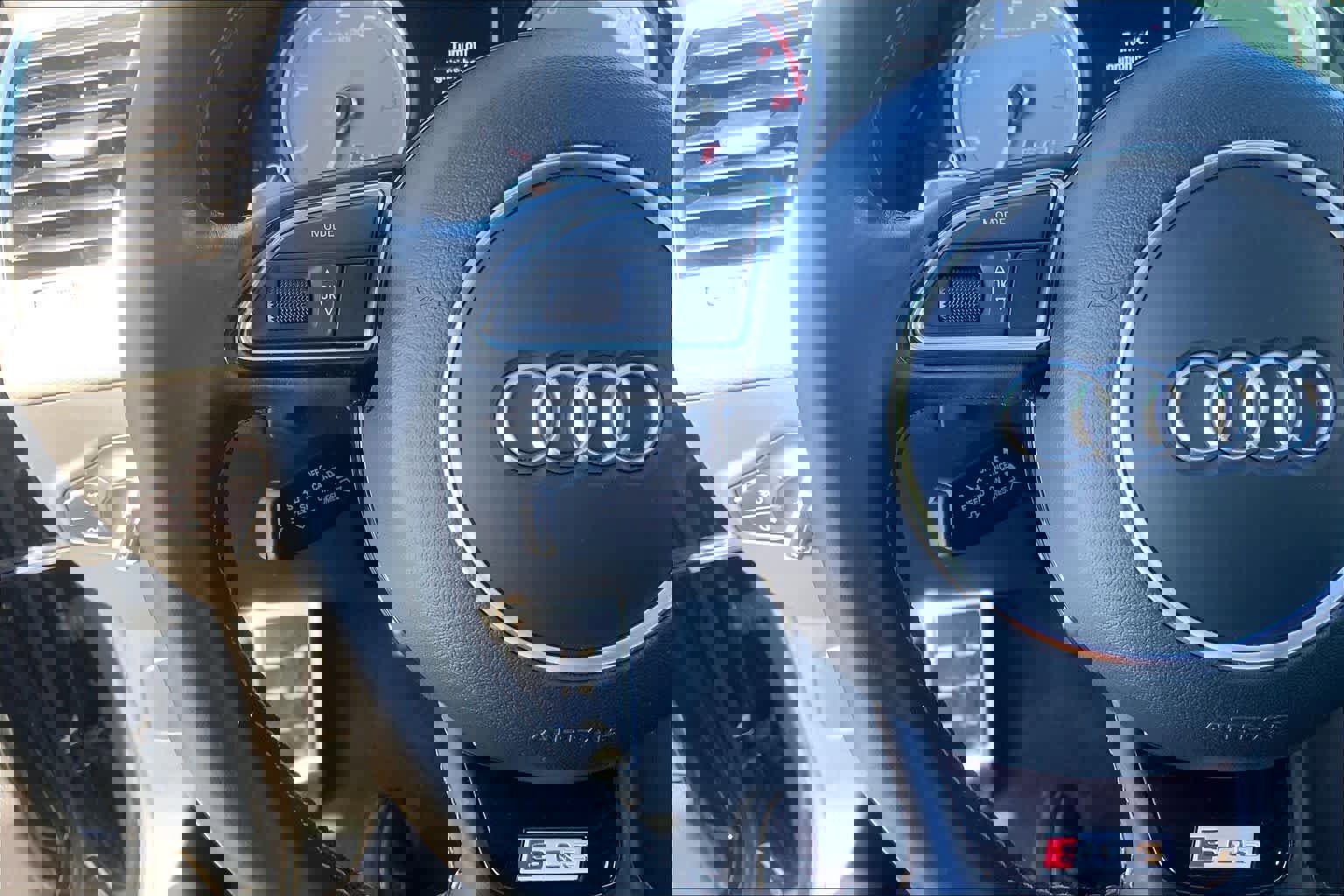 Used 2017 Audi SQ5 Premium Plus w/ Technology Package image 21