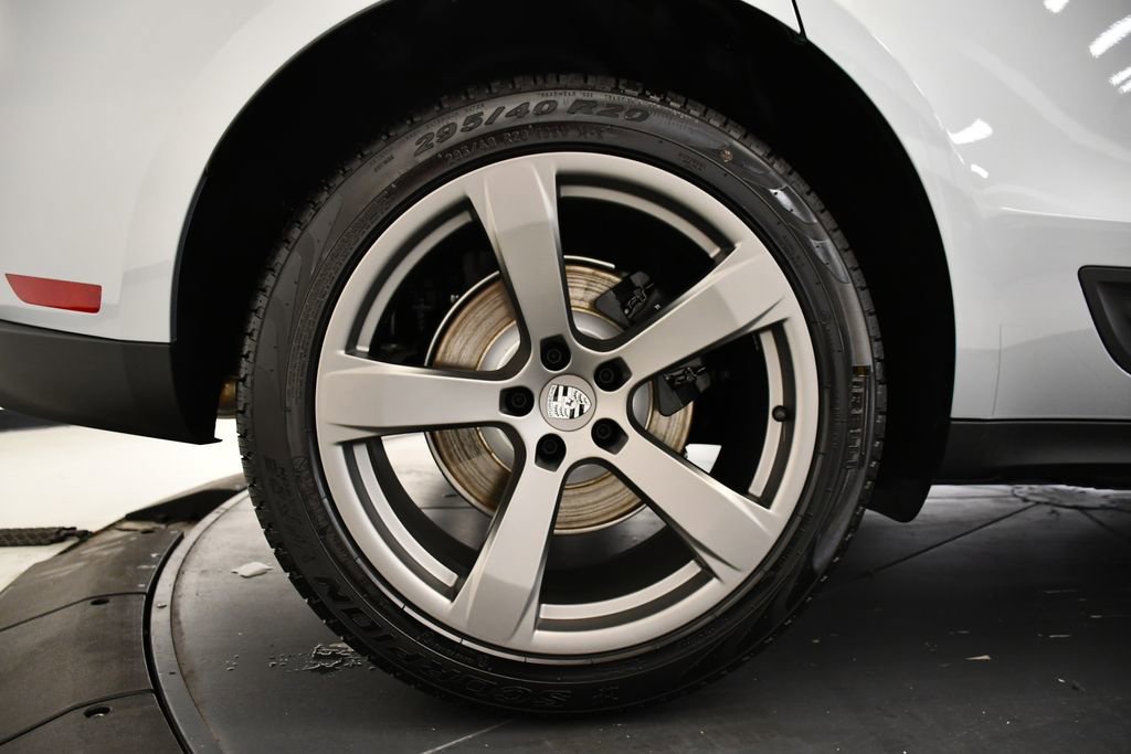 Certified 2026 Porsche Macan image 17